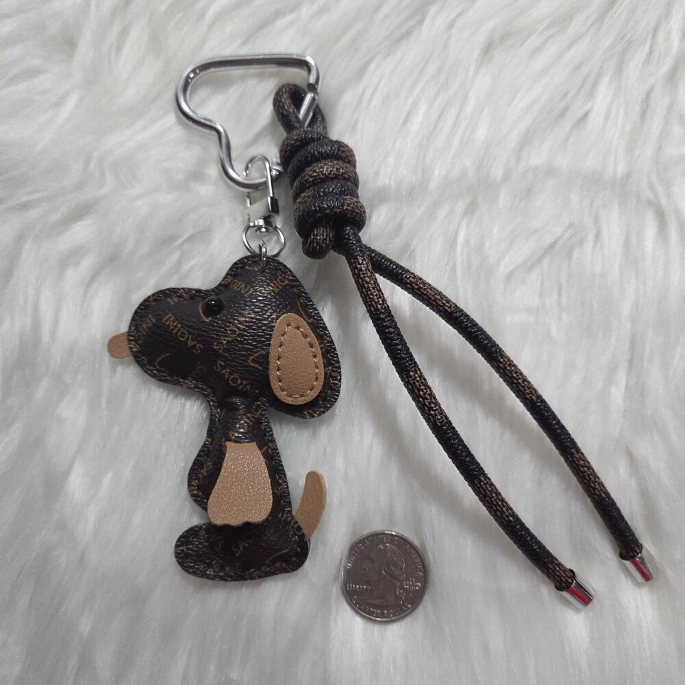 Peanuts Snoopy Faux Leather Keychain - Picture 3 of 7